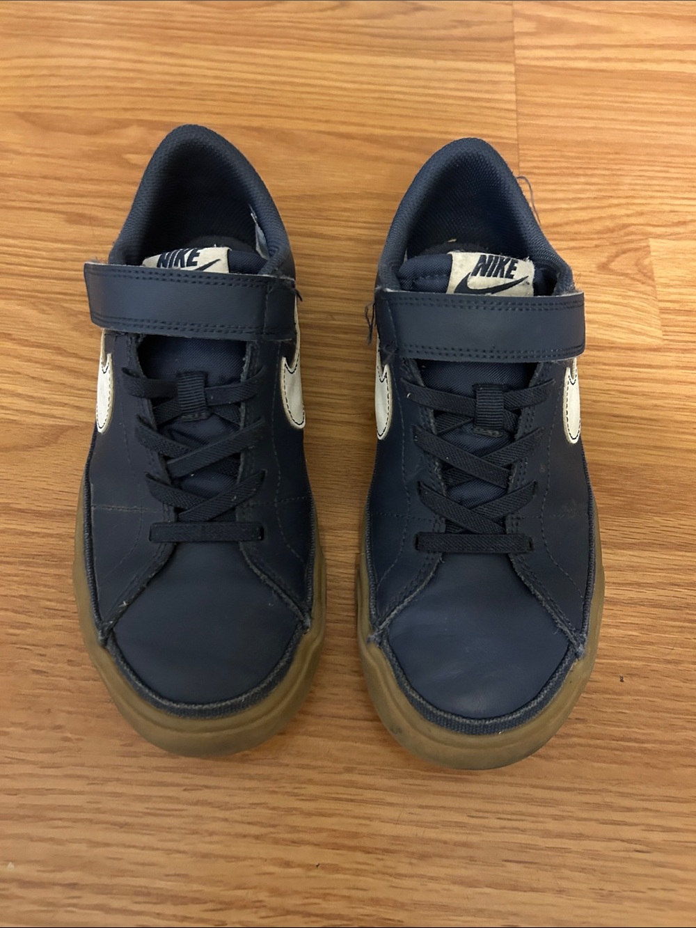 Nike Kids Navy and White Velcro Low-Top Sneakers
